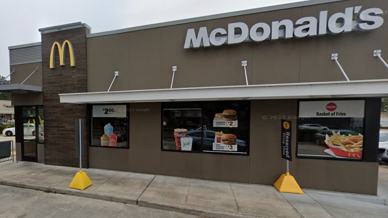 Adolescente de 16 años acusado de asesinato tras el apuñalamiento de un compañero de trabajo en McDonald's