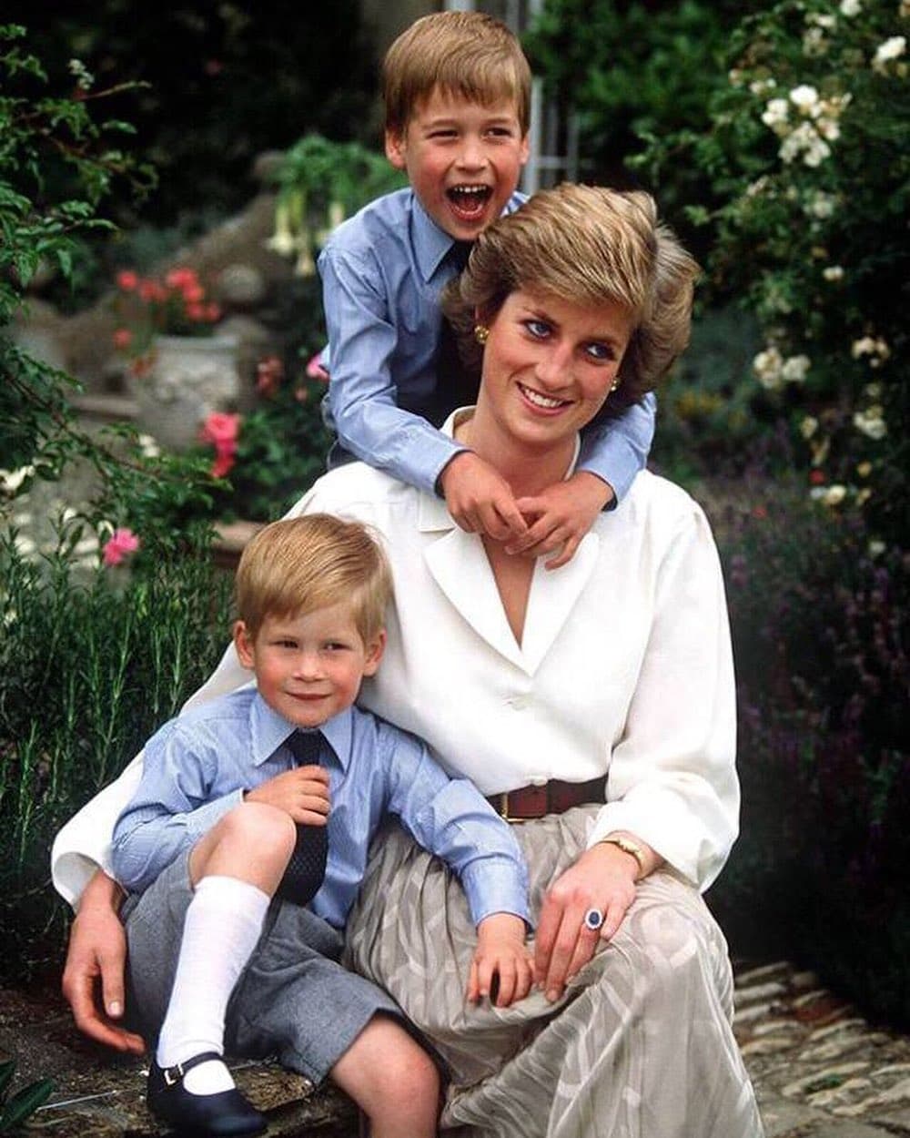 Con William y Harry, el príncipe Carlos y la princesa Diana le dieron a la realeza británica la oportunidad de seguir ampliando su línea de sucesión al trono.