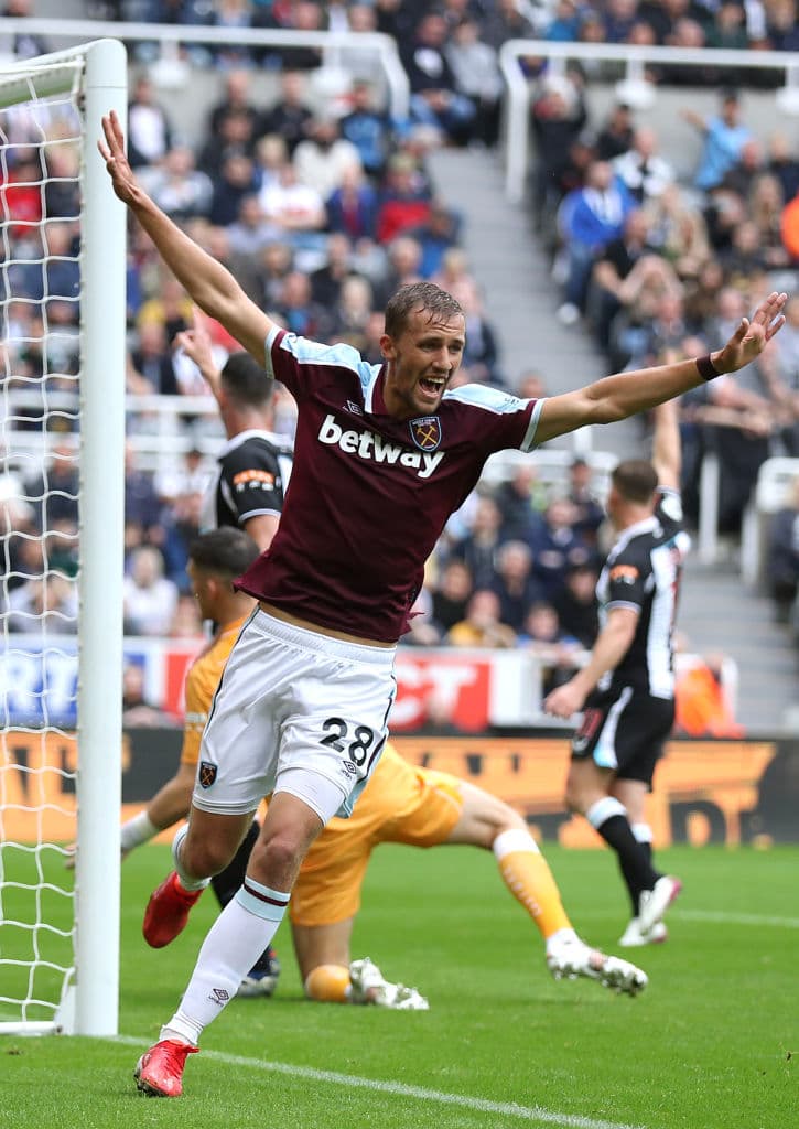 West Ham abre la temporada con un partidazo tras realizar una remontada ante el Newcastle 4-2 durante la primera Jornada en la Premier League. Callum Wilson abrió el marcador al minuto 5', pero Aaron Cresswell empataba al 18'. Jacob Murphy ponía a los locales arriba, pero Tomas Soucek y Michail Antonio le dieron la vuelta y el triunfo a los 'hammers'.