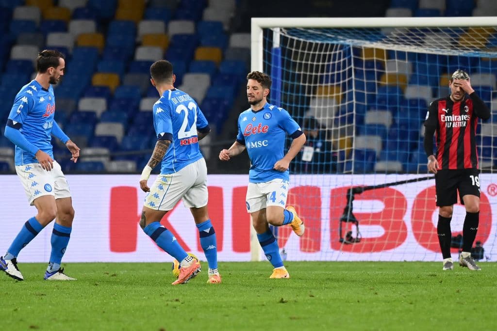 Zlatan Ibrahimovic, con doblete, y Jens Petter Hauge con gol de último minuto, le dan cómoda victoria al Milan ante el Napoli de Gatusso. El gol por parte de los napolitanos fue de Bakayoko; el mexicano Hirving Lozano jugó 53 minutos.
