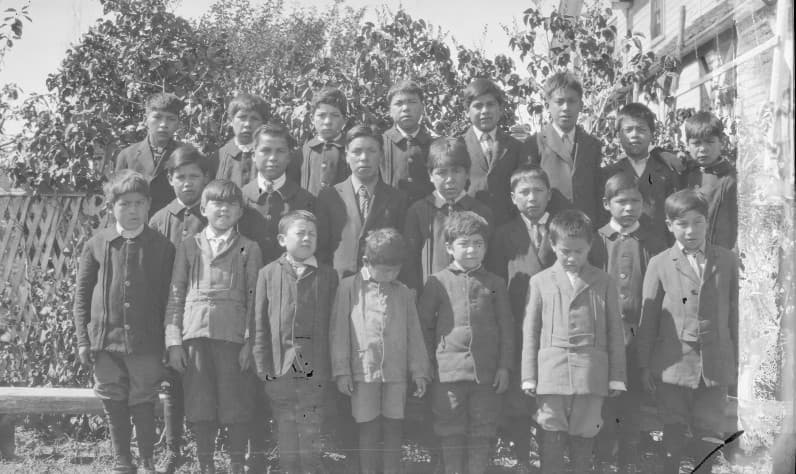 Niños del internado de Kamloops.
