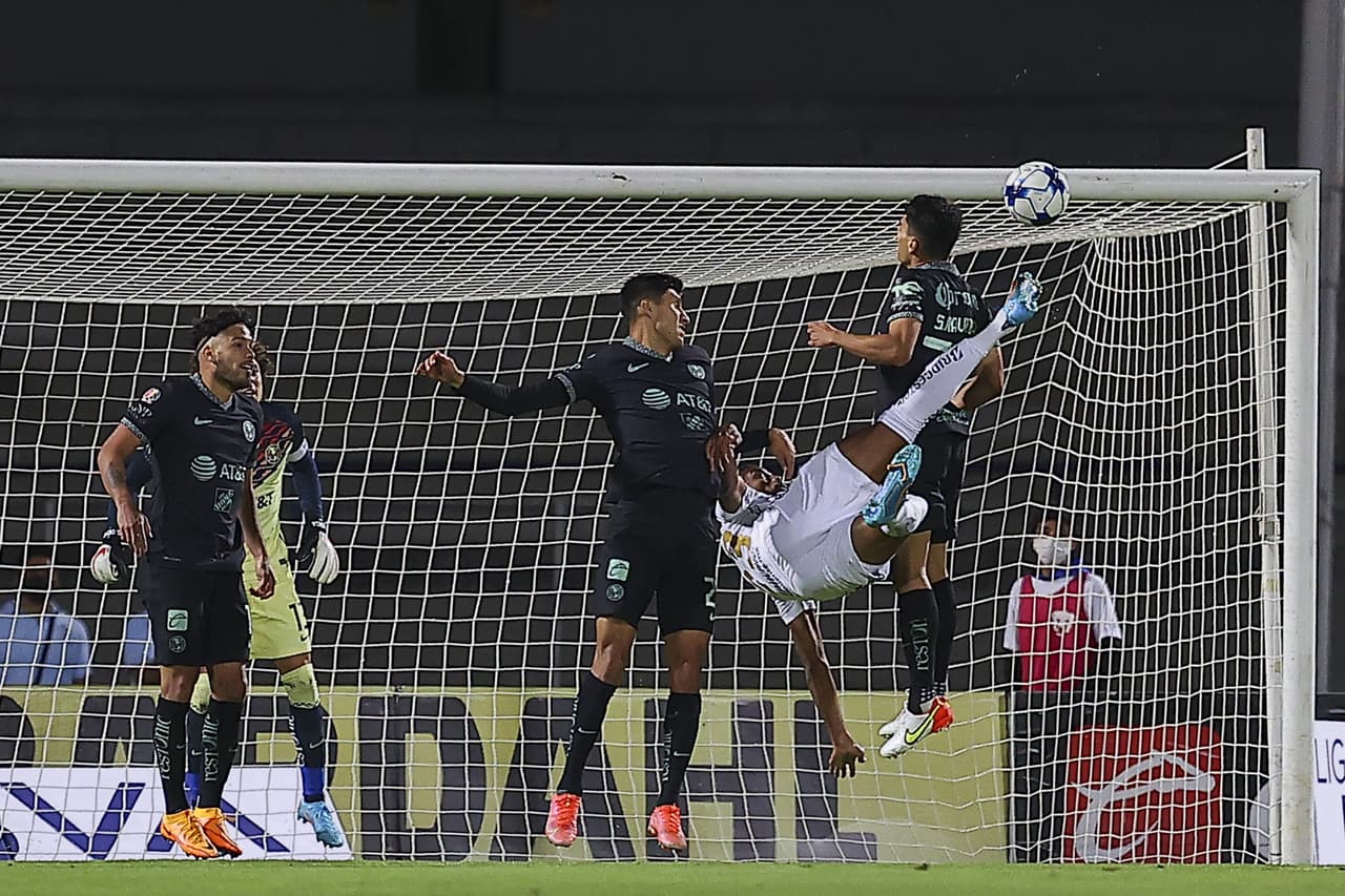 Diogo se fue expulsado al 81' por doble amarilla.