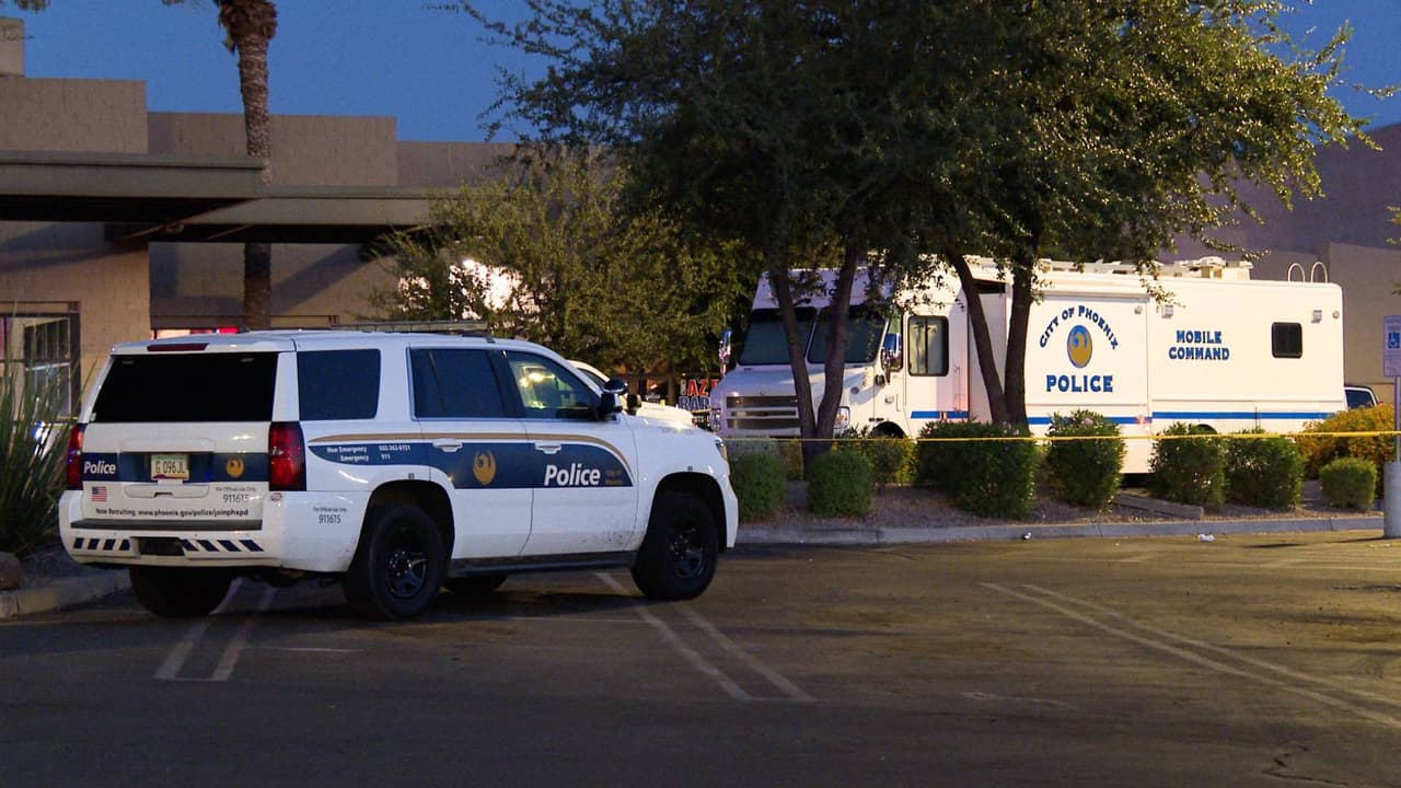 Tiroteo en Desert Sky Mall deja a una persona muerta y a otra herida: La policía busca a un sospechoso