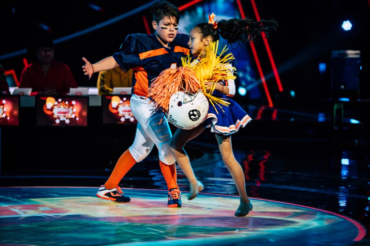 Jazlyn y Aramis bailaron 'Let's Get Loud' de Jennifer López.