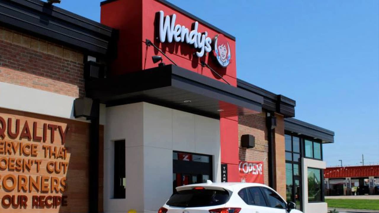 Al menos 400 restaurantes Wendys son manejados por NPC International.