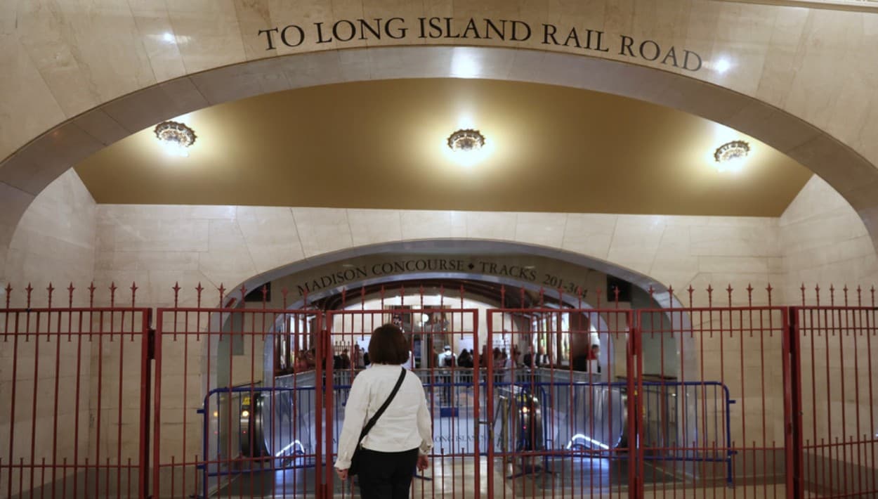 Huelga paraliza trenes de Long Island Rail Road: Qué auxilio ofrece Nueva York a miles de pasajeros