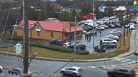 Una mujer es hallada muerta por herida de bala en una concesionaria de autos en Gwinnett