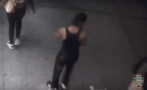 El NYPD anda tras los pasos del hombre que le quemó la blusa a una musulmana en Manhattan