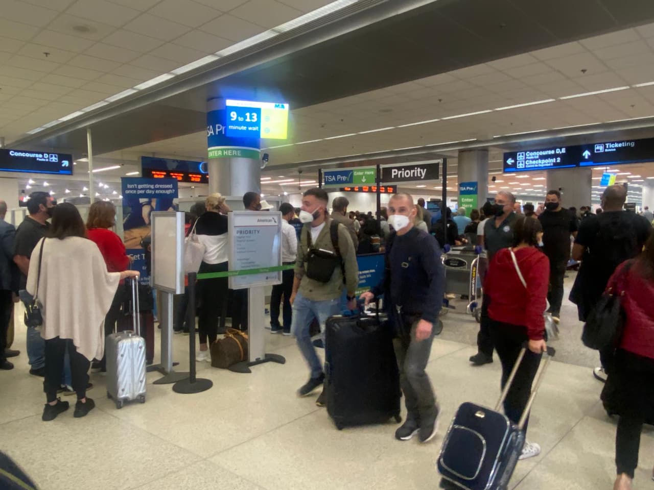 La terminal estima un récord de 725,00 viajeros en ese terminal durante el puente.