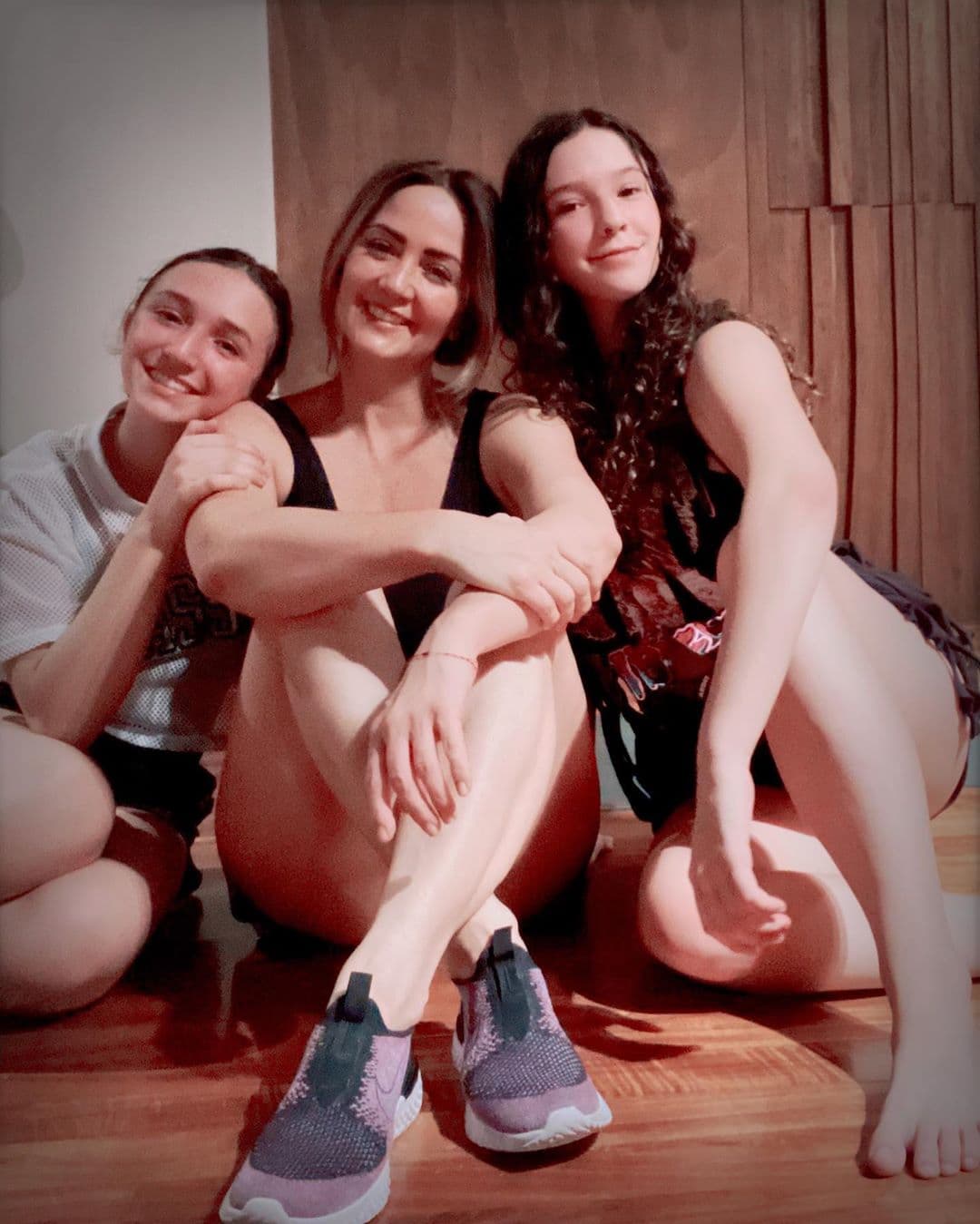 Por medio del programa ‘Hoy,’ también dio más detalles respecto a su salud, las secuelas que le ha dejado el virus, así como el estado de salud de sus hijas y esposo, quienes también fueron contagiados.