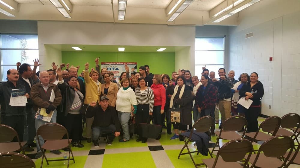 Grupos como Mi Familia Vota están movilizando a electores.