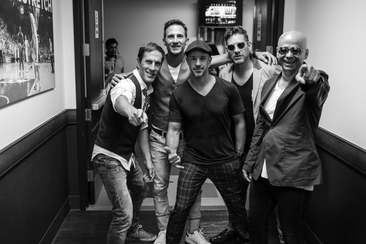 Full retro con estos chicos.