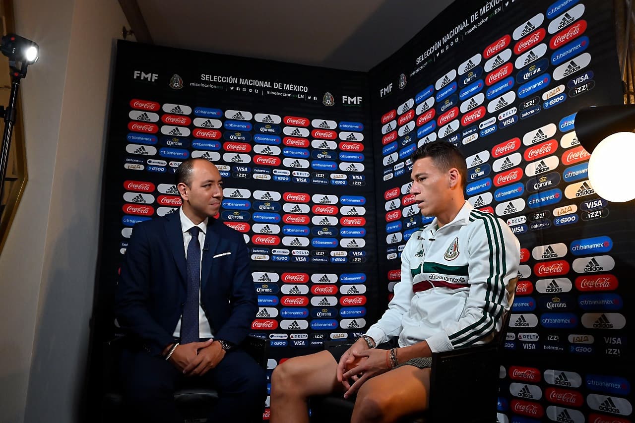 “Muchísimo orgullo, yo creo que es un honor
<b> </b>ser parte de ese selecto grupo de jugadores mexicanos, incluso en el mundo que tienen tantos partidos en selección, es señal del esfuerzo, constancia y trabajo que uno realizó en sus clubes para tener la oportunidad de poder estar aquí”, declaró para UD.