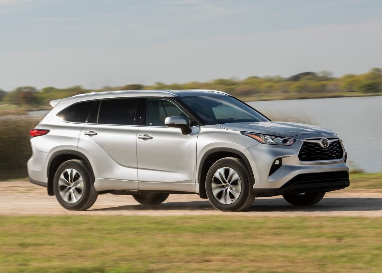 <h3 class="cms-H3-H3"><b>Categoría - SUVs medianas</b></h3>
<br>
<br>Ford Explorer
<br>Hyundai Palisade
<br>Hyundai Santa Fe fabricados después de julio 2021
<br>Mazda CX-9
<br>Nissan Murano
<br>Subaru Ascent
<br>Toyota Highlander
<br>Volkswagen ID.4
<br>