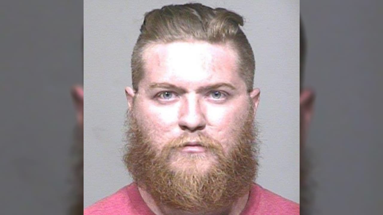 Pensaba que se encontraría con una adolescente para tener sexo y lo esperaba un detective de la policía