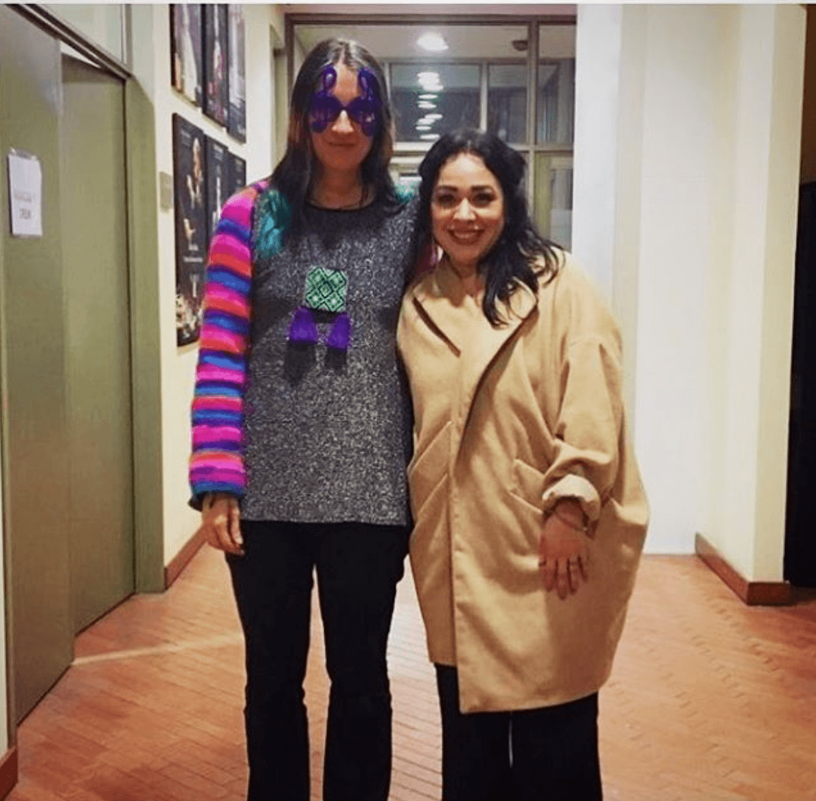 Su humildad es gigante, no deja de sentir admiración por los grandes músicos del pasado, como Andrea Echeverri, de la banda colombiana Aterciopelados.