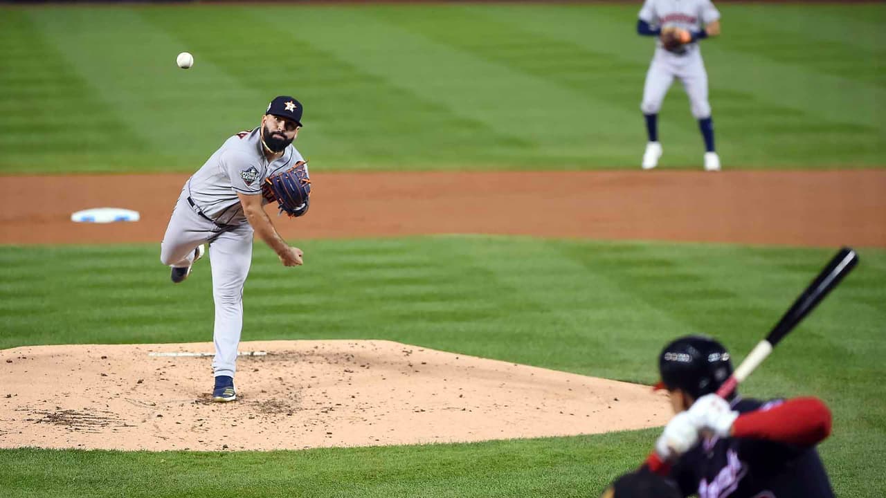 El mexicano José Urquidy tuvo el desafío de abrir el cuarto juego. Astros buscaba empatar la serie y debía cargar con la responsabilidad de apagar los bates de Nacionales. Urquidy demostró una gran calidad en cinco entradas sin permitir carreras ni boletos, ponchó a cuatro jugadores y dejó el marcador en 0.