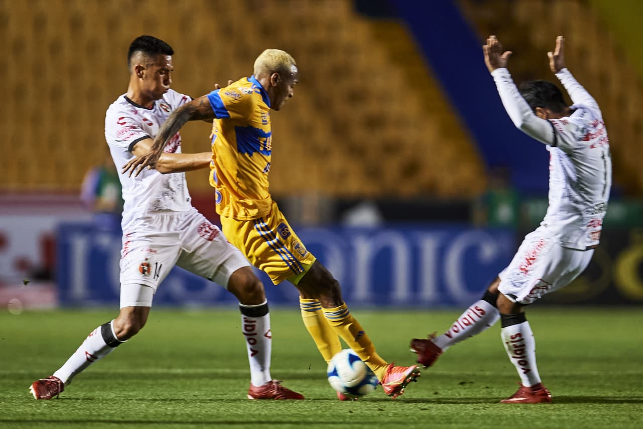 El doblete de Nico López y el gol de Luis Quiñones le dan los tres puntos a Tigres y se mantienen en la octava posición con 10 unidades.