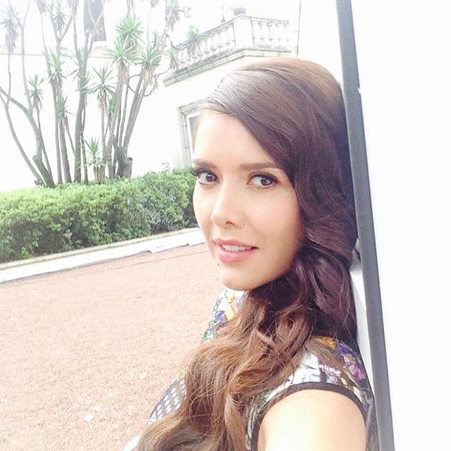 Y esperamos verla llena de éxito y alegrías.