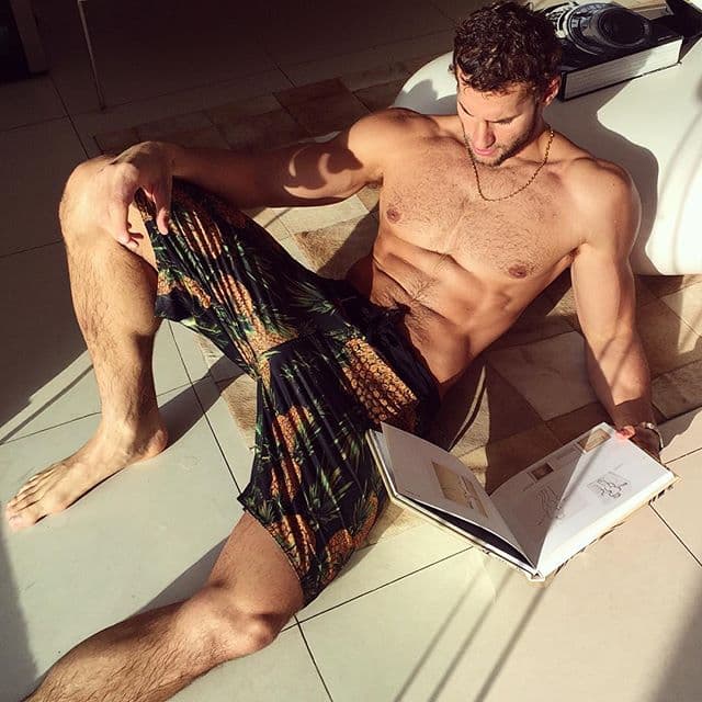 Antes de estudiar actuación, Franco Noriega fue nadador profesional.