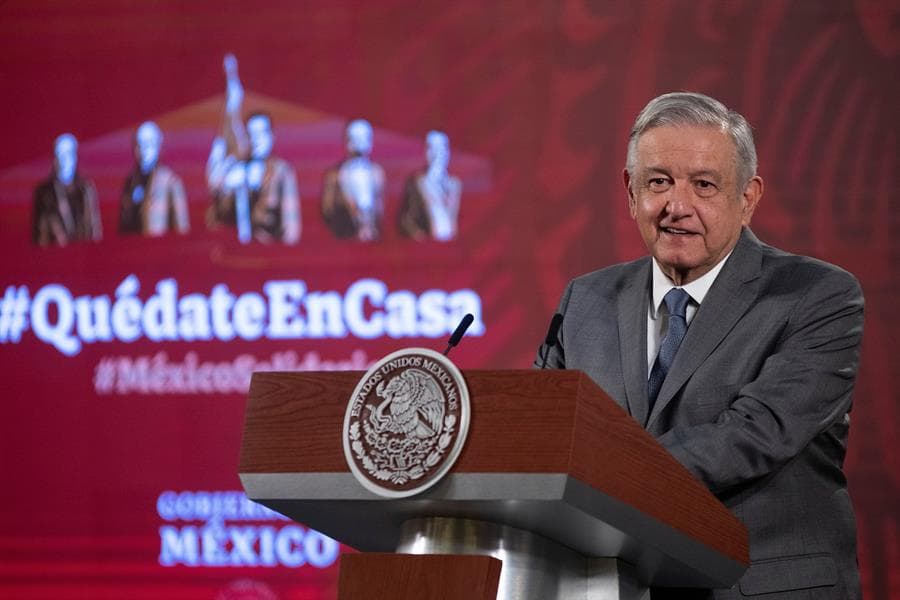 El presidente de México, Andrés Manuel López Obrador, durante su rueda de prensa matutina este miércoles 13 de mayo del 2020, en Palacio Nacional de Ciudad de México.