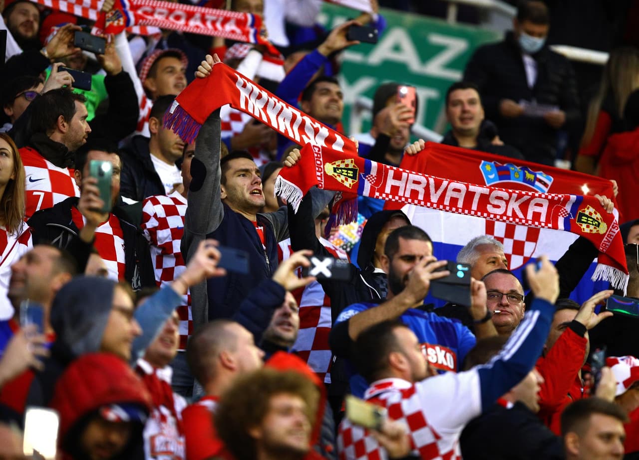 Croacia se impone a Rusia, con un autogol, durante las eliminatorias de la UEFA rumbo a Qatar 2022. Fiodor Kudriashov anotó el gol a favor de los croatas al minuto 81' del encuentro, lo que le dio la victoria y el liderato del Grupo H.