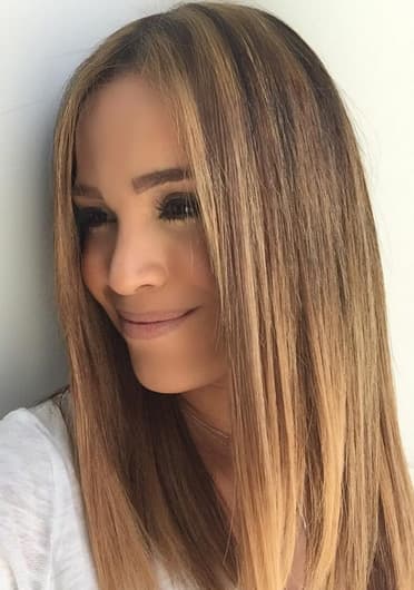 Cabello súper lacio. No olvides aplicar un protector antes de plancharlo.