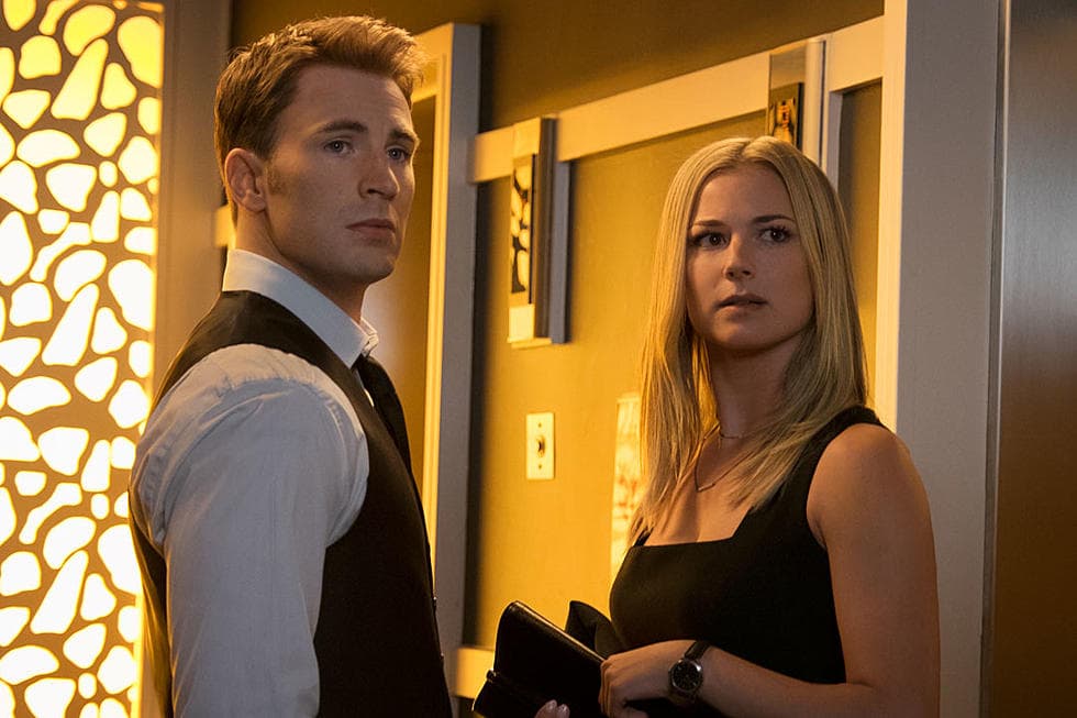 <b>Emily Vancamp y Chris Evans</b>
<br>La relación de Sharon Carter y el Capitán América fue señalada como innecesaria y forzada por los fans de Marvel, además de extraña por su naturaleza; y es que Sharon era la sobrina de Peggy Carter, el primer amor de Steve Rogers.