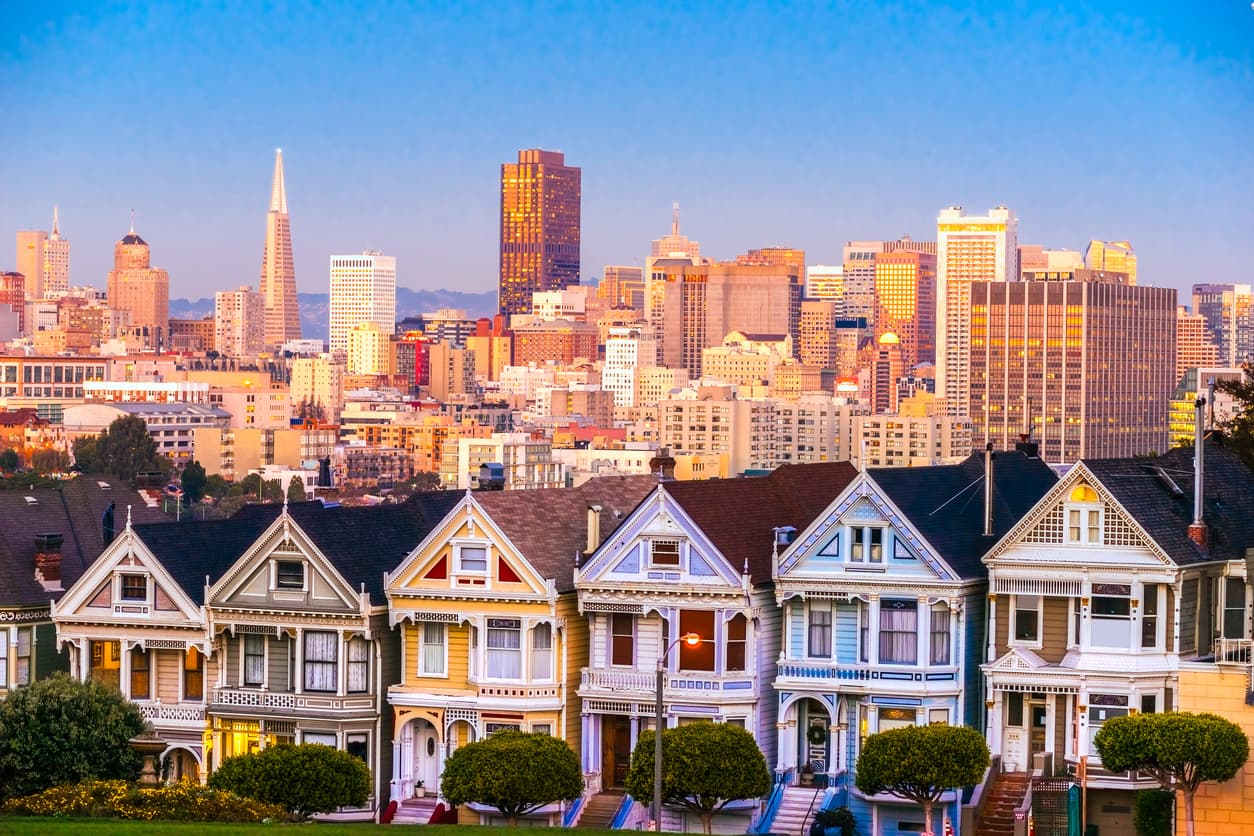 <h3 class="cms-H3-H3">En el puesto #12: San Francisco, California</h3>
<br>
<br>📈Los precios de las casas subieron 16.1% en junio frente al mismo mes del 2021
<br>📈Aunque bajaron 1.3% en junio frente a mayo