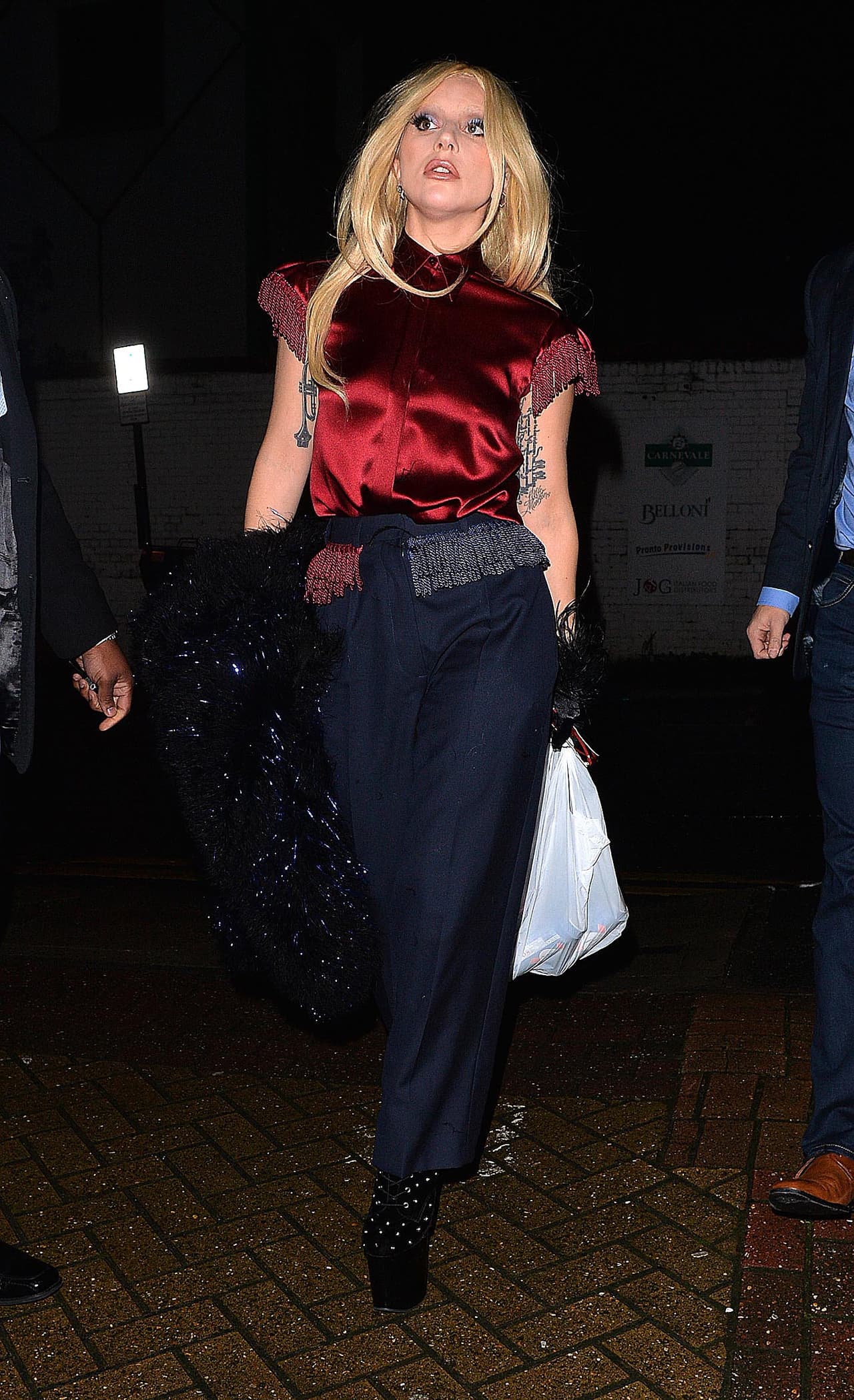 A los paparazzi no dio ni una sonrisita.