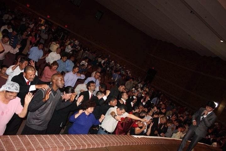 La música, aseguró en la entrevista con el medio peruano, es el mejor medio para llegar a sus feligreses.