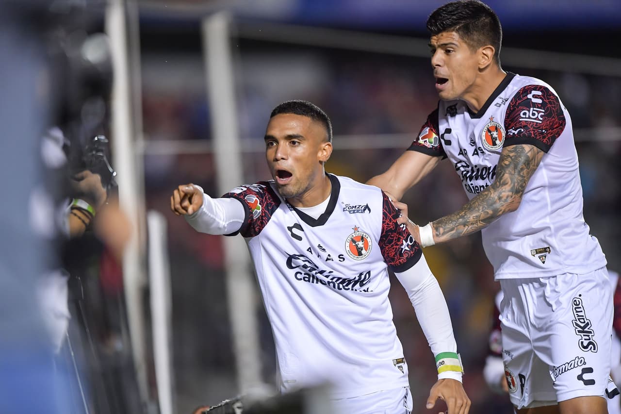 Kevin Ramírez no deja que Tijuna se lleve los puntos de visita y anota el tanto del empate 1-1.