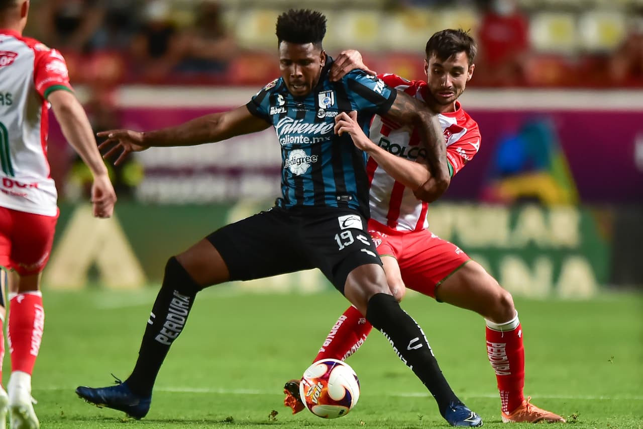 Necaxa y Querétaro no logran romper el 0-0 y se conforman con la división de puntos.