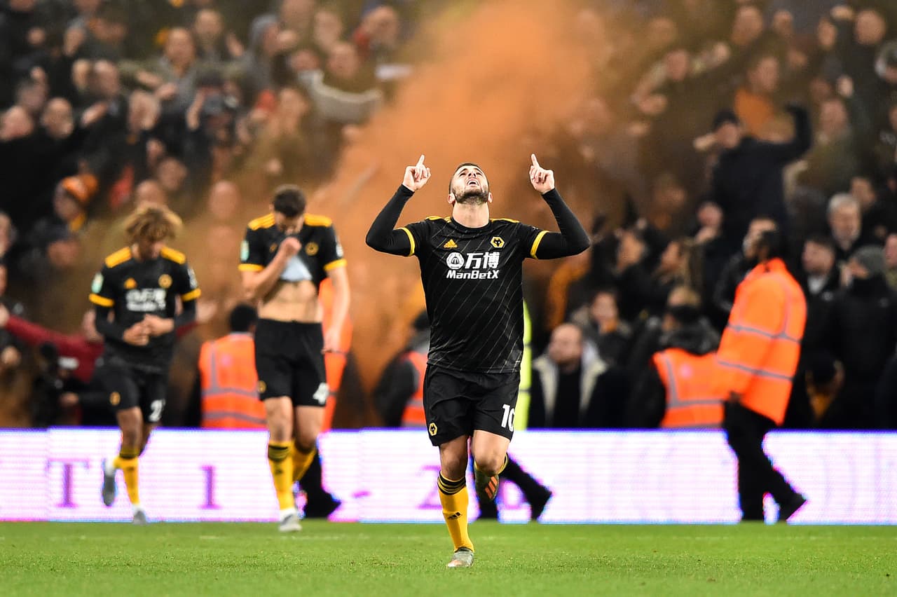 Marcus Rashford de Manchester United dio la victoria a su equipo ante el Chelsea 2-1, mientras que Aston Villa se impuso al Wolverhampton 2-1.