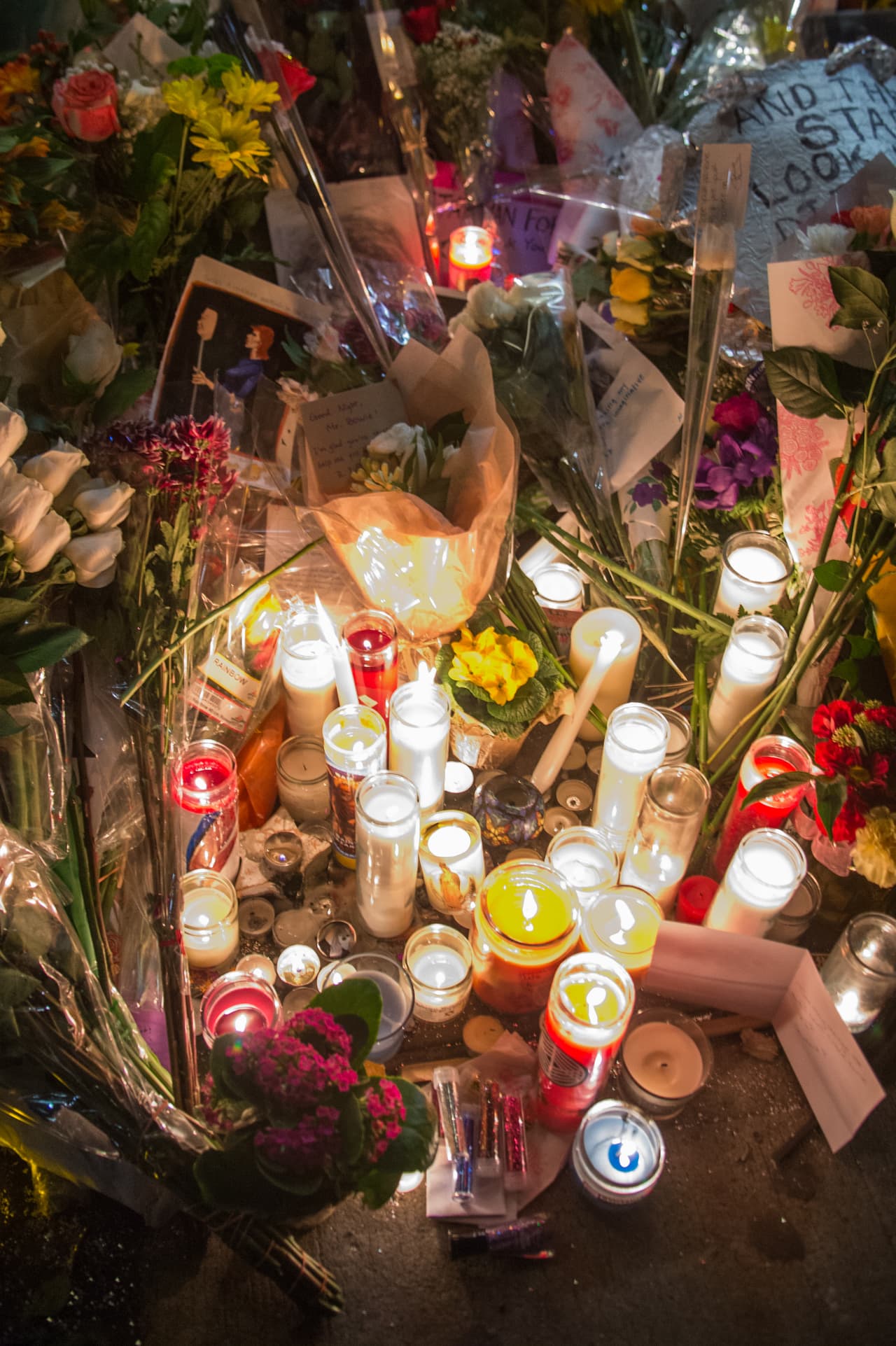 Hace solo dos días Bowie publicaba su vigésimo quinto álbum, el último de toda una carrera que empezó en los años 60 y que marcó a más de una generación.