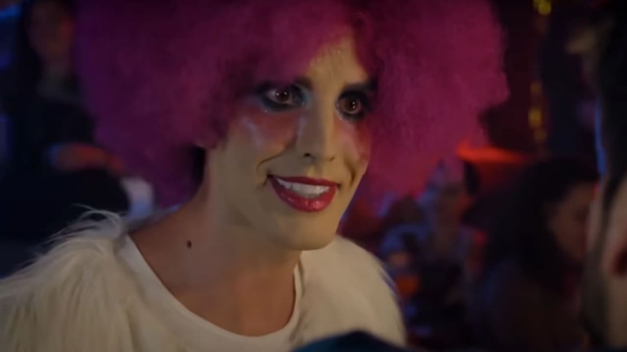 Pedro Prieto como Marlene en S.O.S. Me Estoy Enamorando