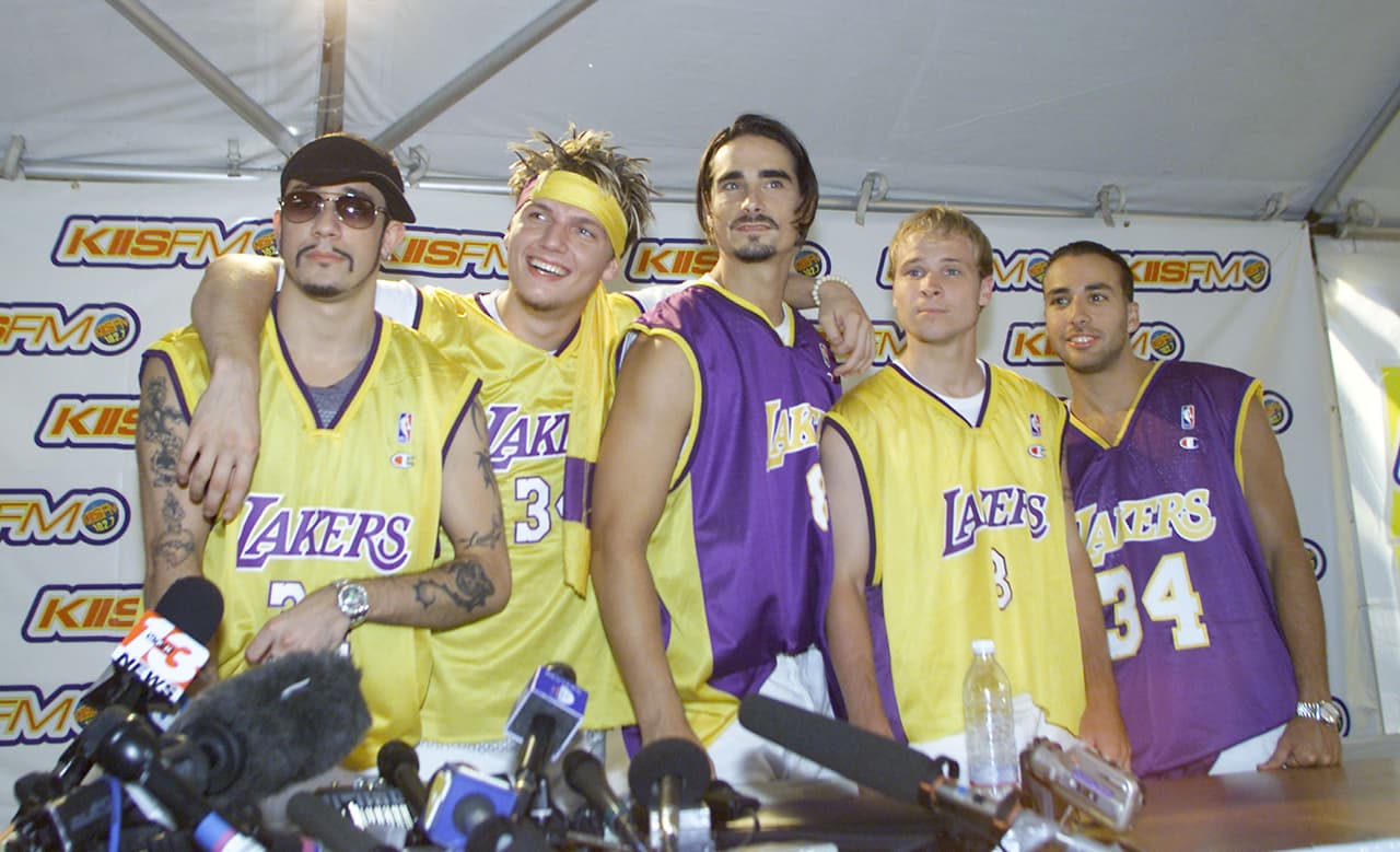 Fue el empresario Lou Pearlman quien tuvo la idea de reunir cinco jóvenes que supieran cantar y bailar.