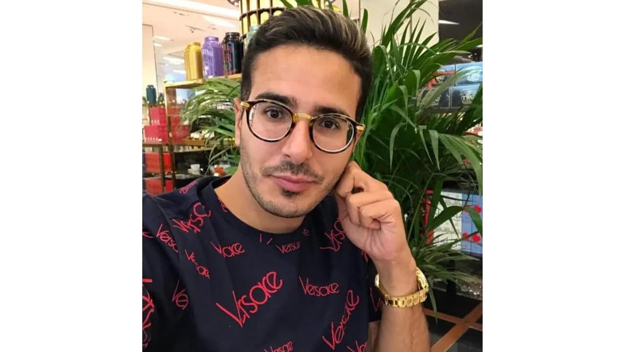 Simon Leviev, el estafador de Tinder, aparentaba una vida de lujo para atraer a mujeres.