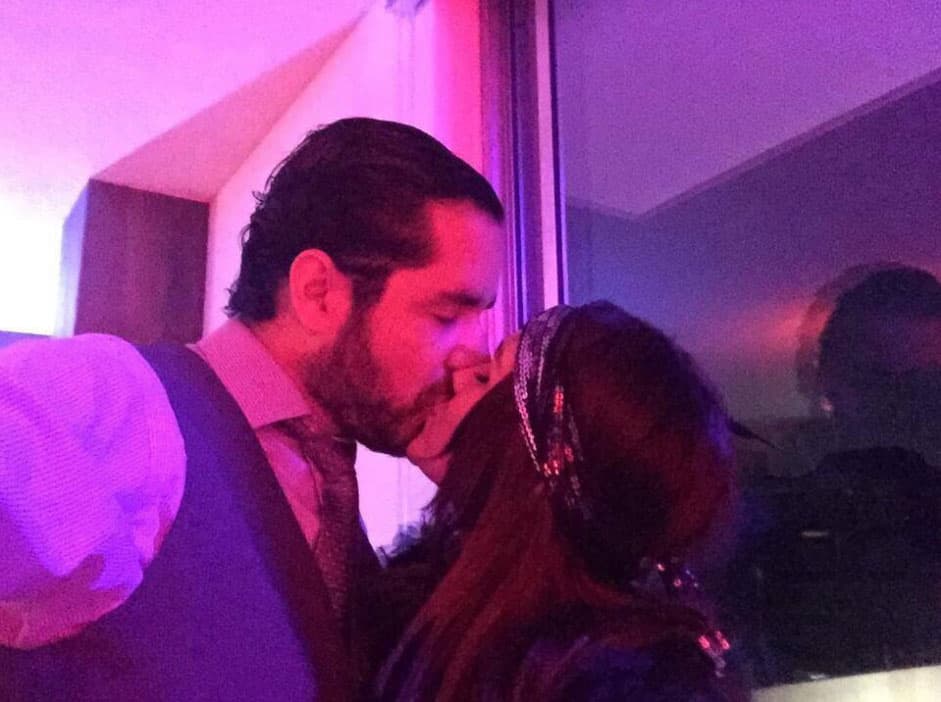 Meses después, la cantante y el empresario de telecomunicaciones tuvieron un tórrido romance.