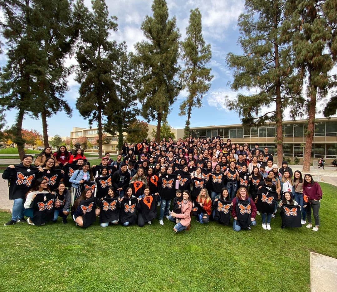 La organización busca cambiar la narrativa de la comunidad latina. La participación cívica involucra sus experiencias en la escuela y en sus entornos familiares como latinos en Estados Unidos. A partir de esto, generan diálogos en las escuelas a las que acuden, como secundarias, preparatorias, colegios y universidades, explicó Alma López.