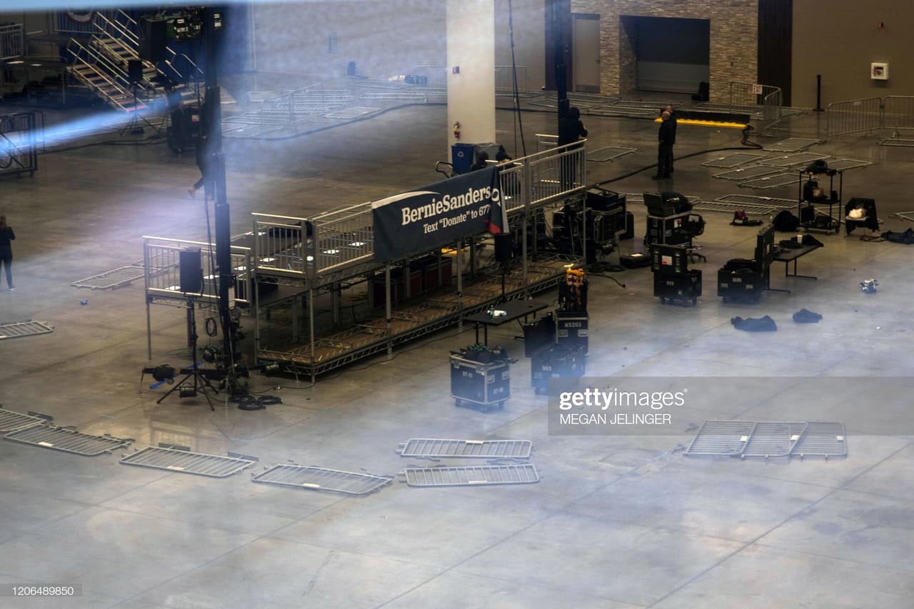 El Huntington Center luce vacío en esta imagen, después de que el senador Sanders cancelara su mitin planeado en la ciudad de Cleveland.