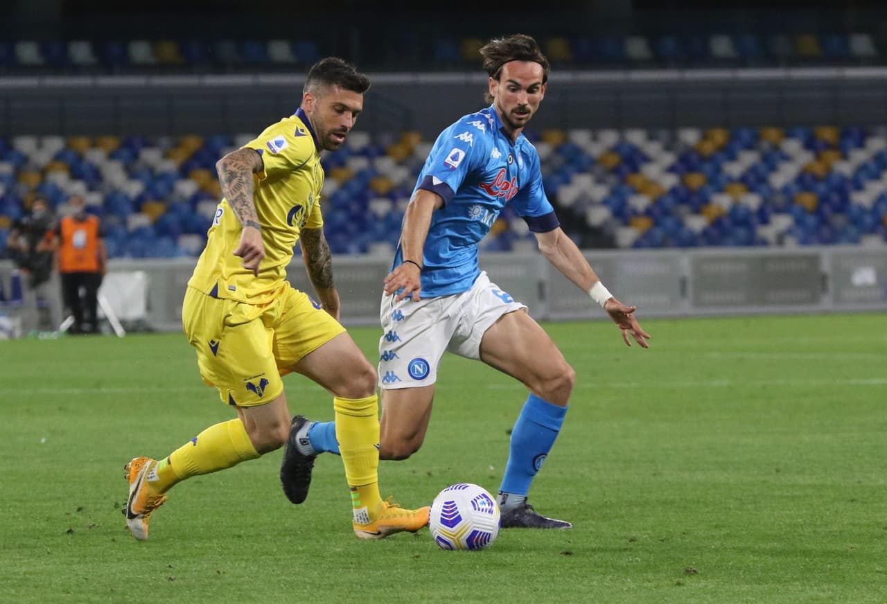 El Napoli, tras empatar 1-1 contra Hellas Verona, se queda fuera de la próxima edición de la UEFA Champions League, sin embargo, la escuadra de Gatusso jugará ota edición más de la Europa League. Hirving Lozano fue titular durante el encuentro.