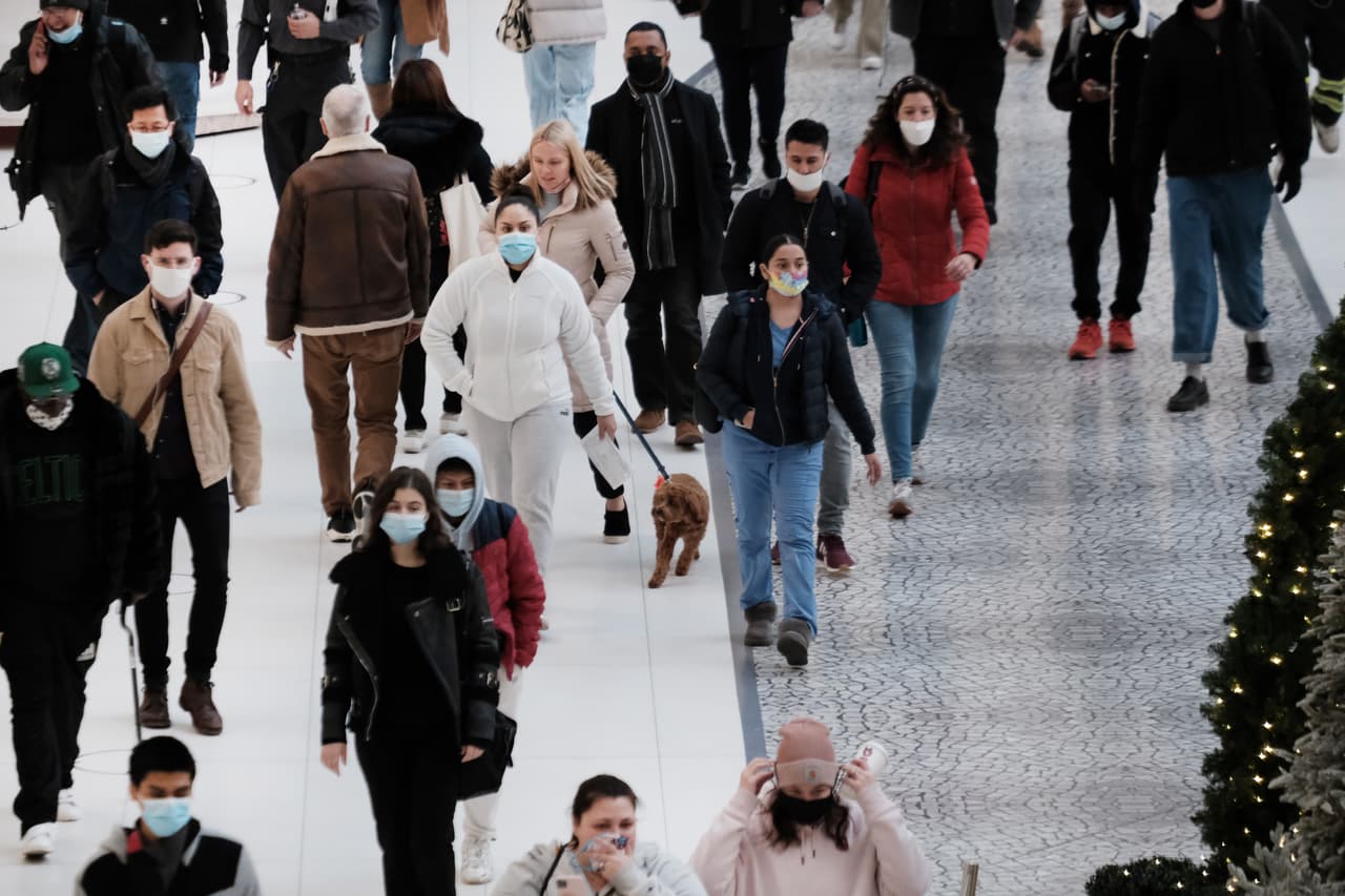 La gobernadora del estado, Kathy Hochul, señaló que después del 15 de enero se hará una evaluación de las medidas. Mientras tanto, aquellos que no las cumplan podrían tener una multa de hasta mil dólares.