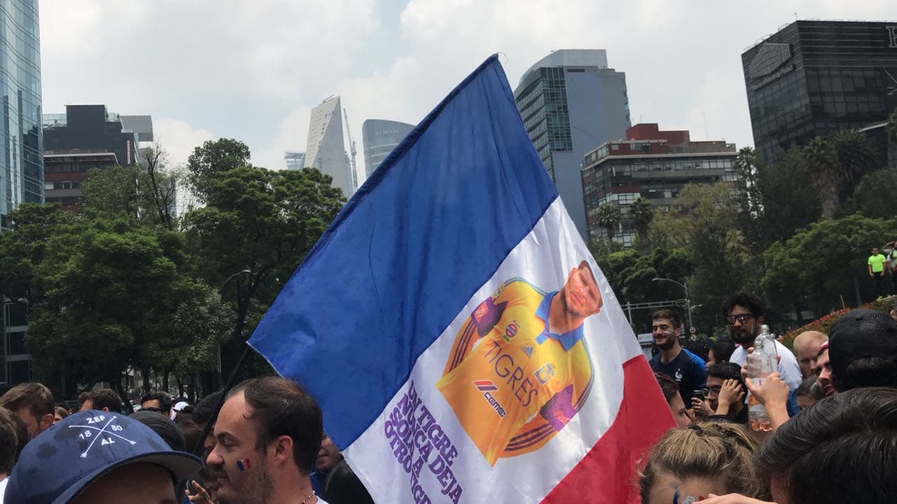Incluso, ídolos a nivel local estuvieron en la memoria de los locales en la celebración de Francia.