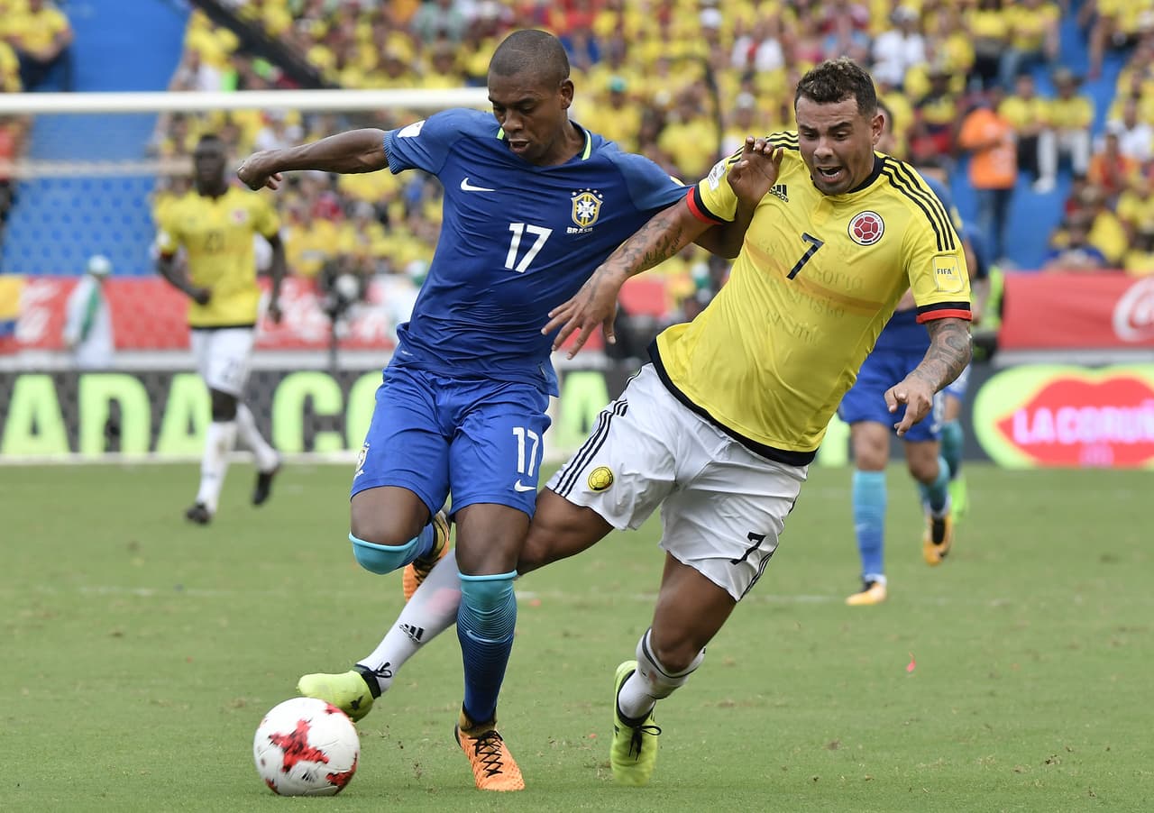 La regularidad de Cardona es cuestionada por algunos críticos que demeritan su estado físico, algo por lo que también se le criticó en México.