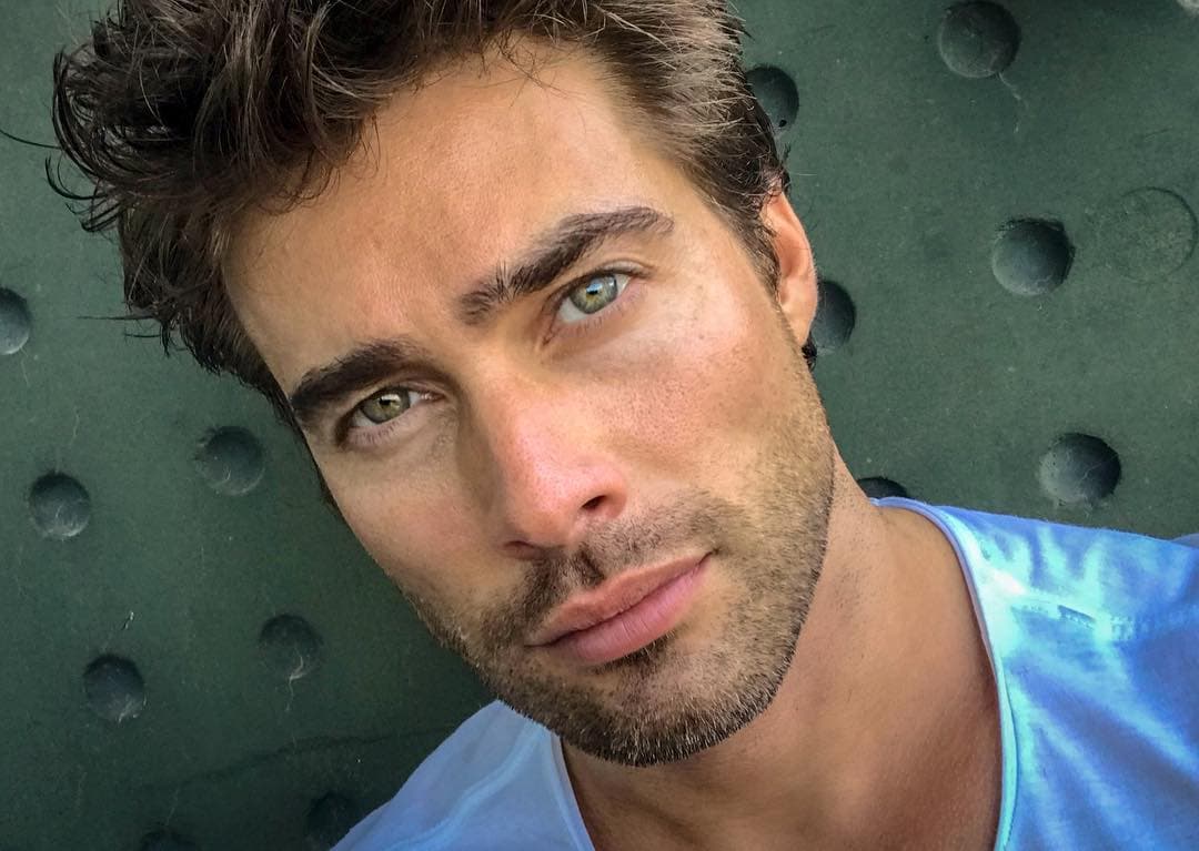 “Un placer enorme conocer a Sebastián Rulli. Gracias por la charla y los consejos. Me toca interpretar el personaje que él hizo en 2004/2005 con ‘Rubí’”, escribió Rodrigo.