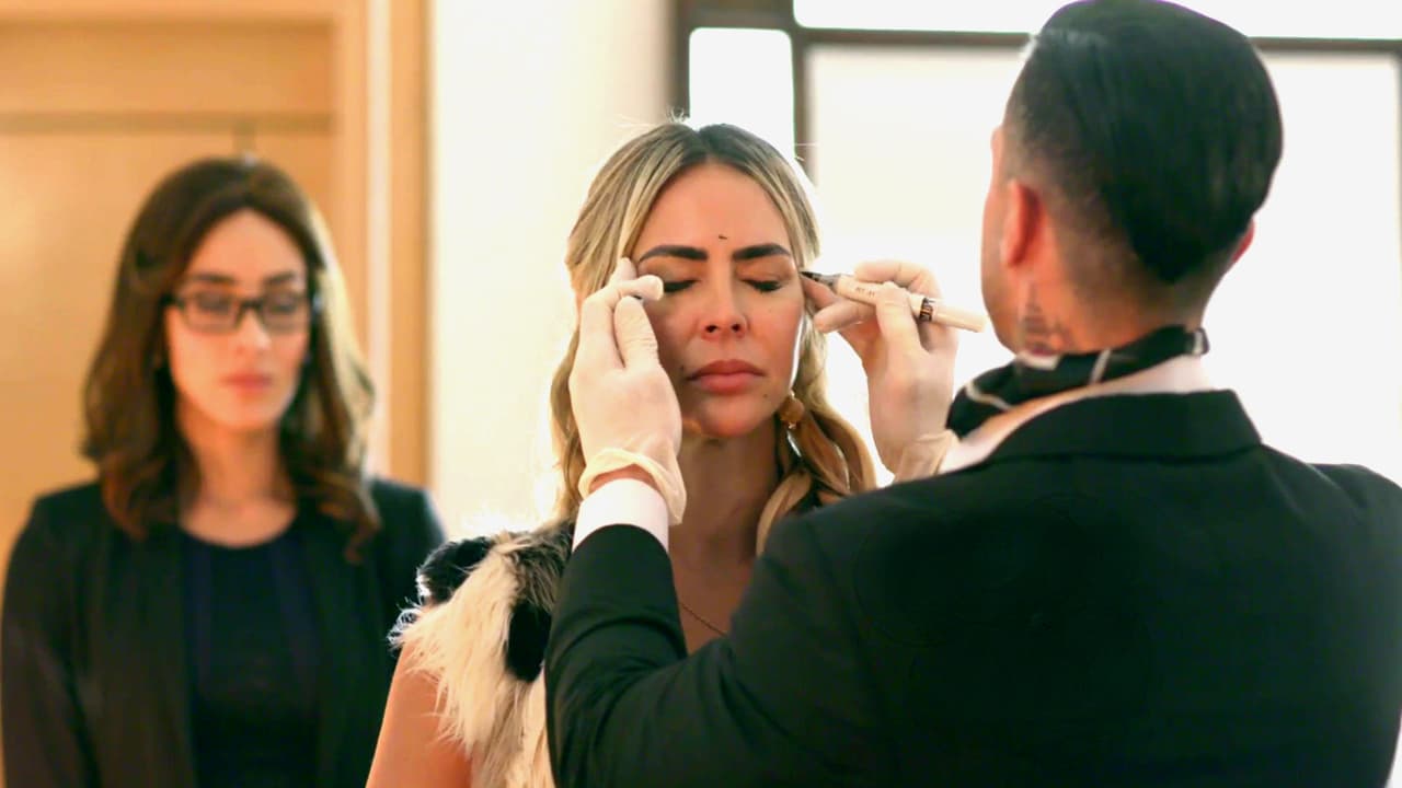 Por una alta cantidad de dinero, Mike le vendió a ‘La Madame’ las inyecciones que le darían la eterna juventud.