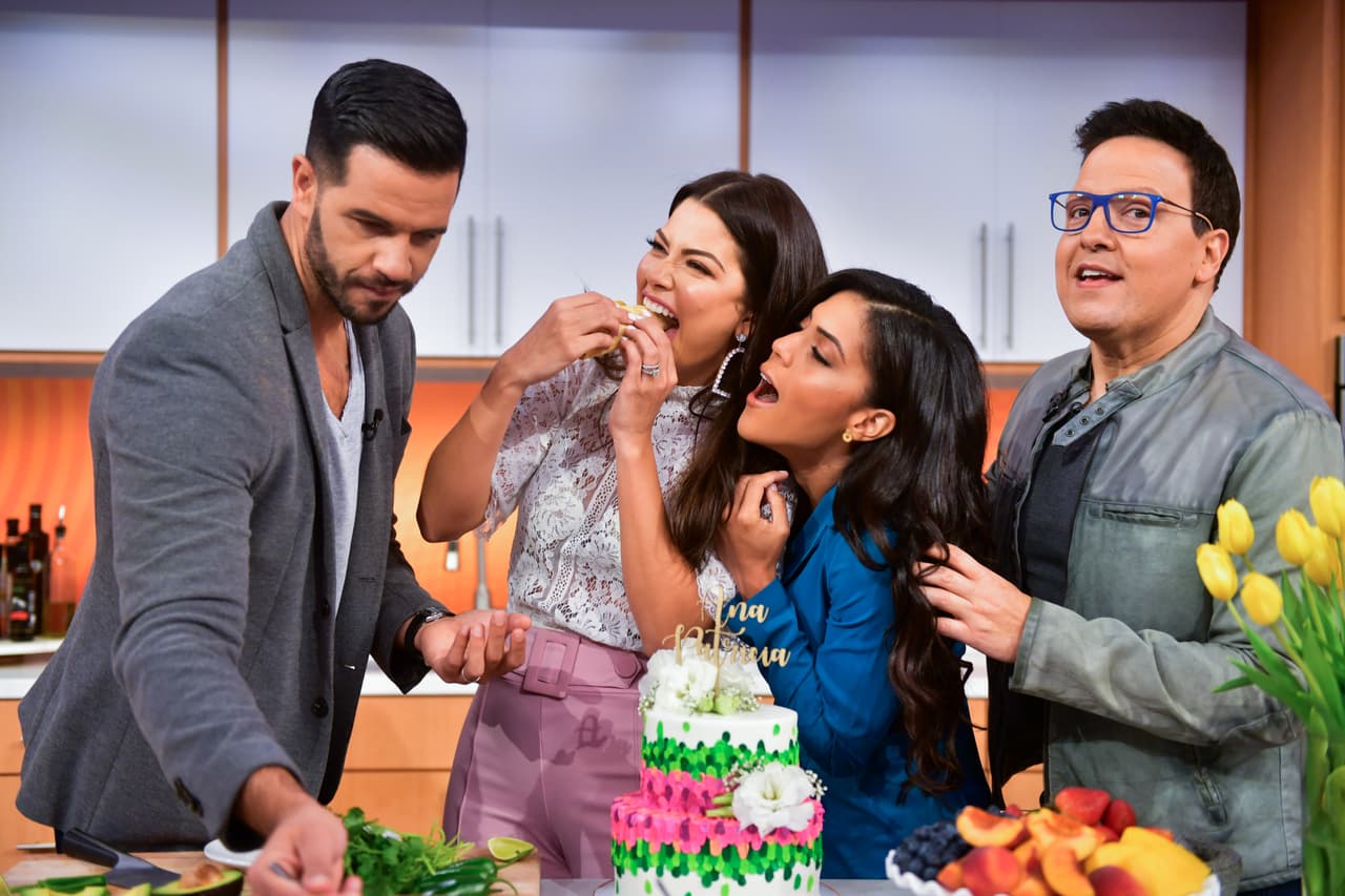 Y aunque las despedidas son duras, en esta ocasión pesaba más lo que se tenía que celebrar, por lo que los conductores hicieron todo para alegrar el día de Ana Patricia.