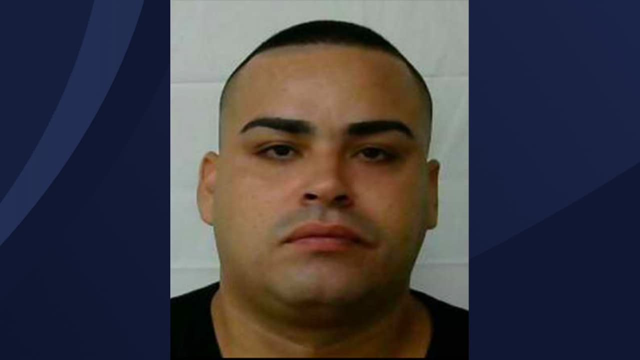 Ángel Vázquez Morales es buscado por Ley de Armas y Ley 54 con una fianza de $200,000.