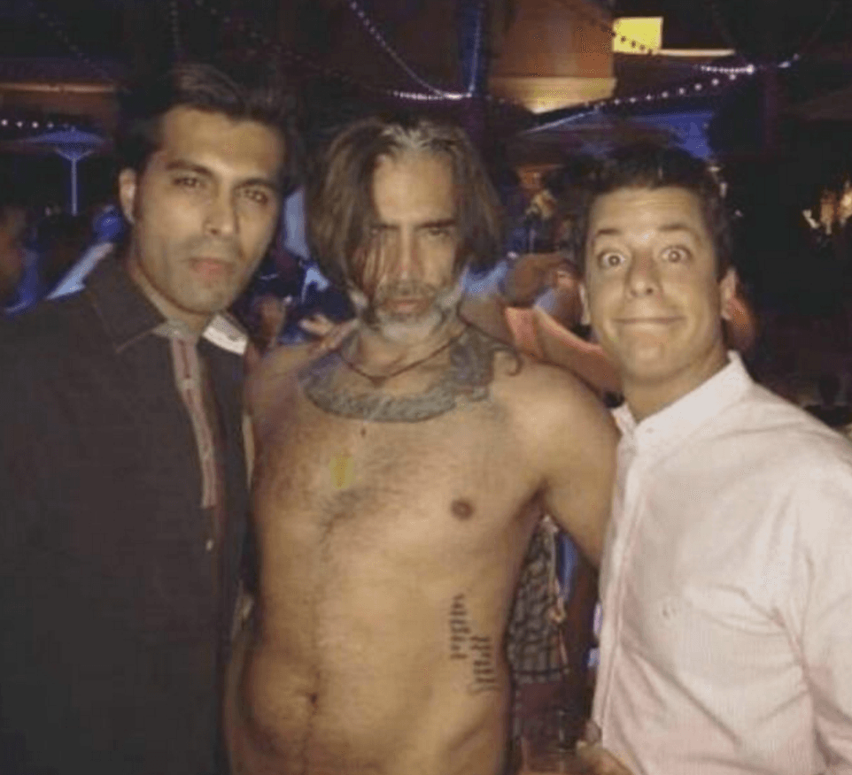 Tras la polémica foto de Alejandro Fernández en estado inconveniente, el cantante escribió en su cuenta de Twitter: "Pues qué les digo...¡La fiesta se puso buena!".